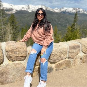 Meet your Posher, Joyce